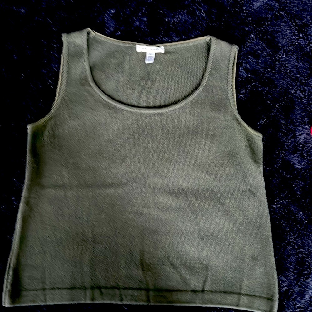 St. John sleeveless sweater